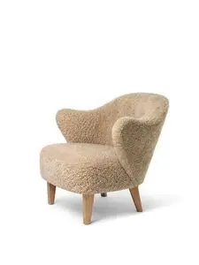 Audo Copenhagen - Ingeborg, Lounge Chair, Oak Legs, Upholstered With PC3L, Natural Oak, EU - HR Foam, Sheepskin Curly (Honey), Sheepskin Curly, Skandilock