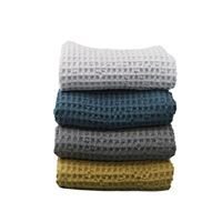 Ferm Living - l�kkert h�ndkl�de i �kologisk bomuld (50 x 100 cm)