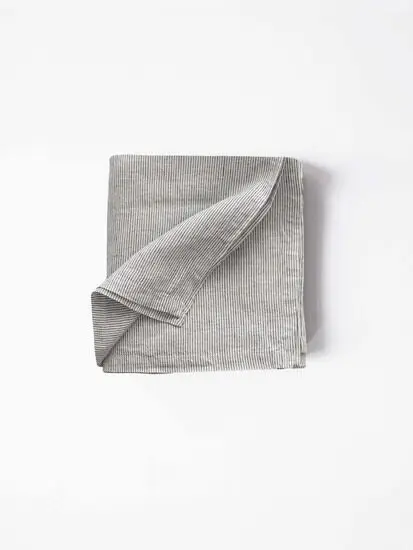 Tell Me More - Table cloth linen 145x145 - pinstripe