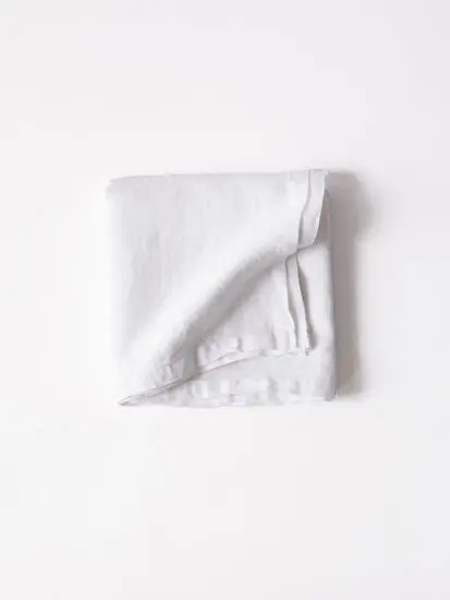 Tell Me More - Table cloth linen 145x145 - bleached white