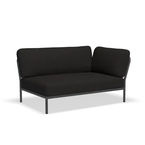 Sort hjørnesofa med metalramme og to ryghynder i en ret vinkel.