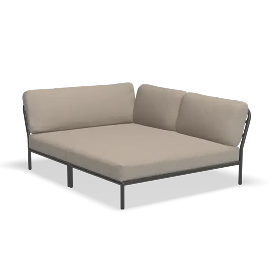 Hjørnesofa med metalramme og askefarvede hynder, minimalistisk design.