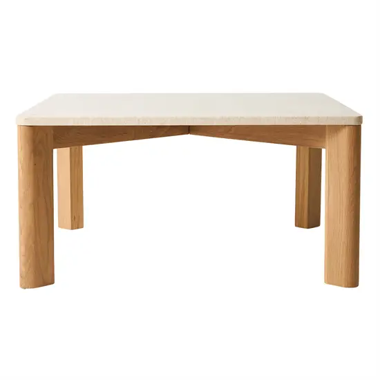 Kvadratisk bordplade i stenlook, fire solide træben, enkel og moderne stil.