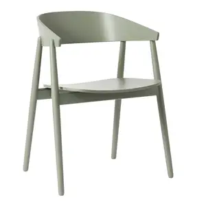 Grøn AC2 armstol fra Andersen Furniture med buet ryg og moderne design i bøg.