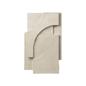 Kristina Dam - Vægdekoration - Serif Relief - Sand - L42 x H68 cm