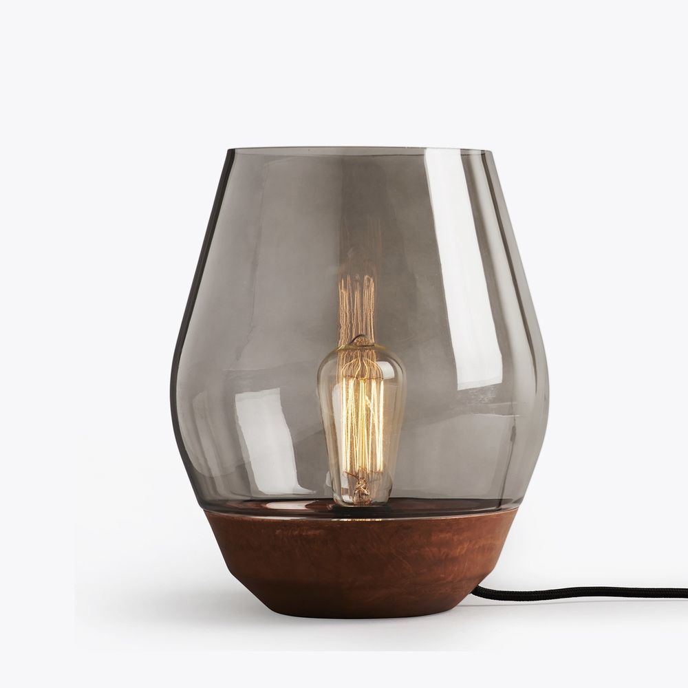 Bestil New Works bowl lampe i smoked glas Gratis Fragt