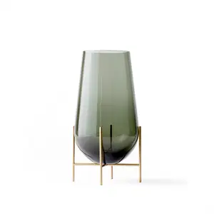 Audo Copenhagen - "Echasse" Vase - Smoke/Brushed Brass (røget glas og messing holder) - Medium