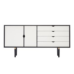Andersen Furniture - S6 Sideboard - SORT MED HVIDE FRONTER 