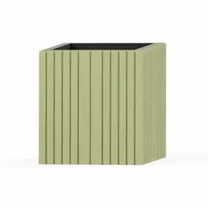 Plantekasse i lys grøn med lodrette riller, kvadratisk design, 60 x 60 x 56 cm.