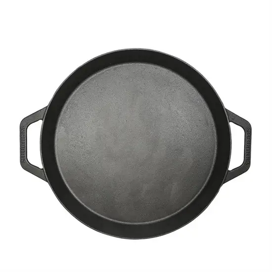 Rund Muurikka paellapande med flad overflade og to håndtag for nem løftning. Diameter: 45 cm.