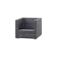 Boxformet loungestol med lige linjer, grafitfarve og flettet tekstur. Moderne design.