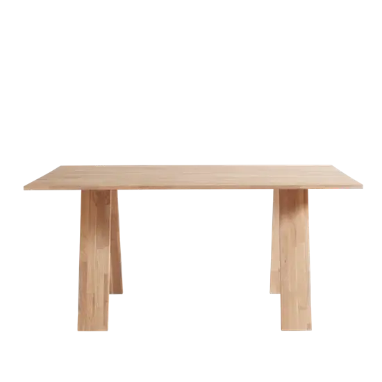 Rektangulært spisebord med vinklede ben og lys træfinish. Moderne design med rene linjer.