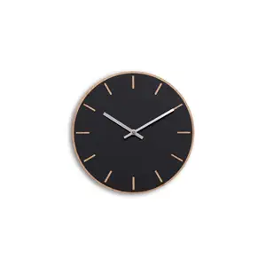 Hemverk - Vægur - Lys Eg/Sort - Sølv visere - Ø28 cm