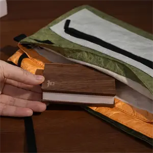 Gingko - Super Mini Smart Book Light - Valnød