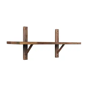Væghængt hylde med mørk olieret eg og beslagstøtte. Enkel og elegant design.