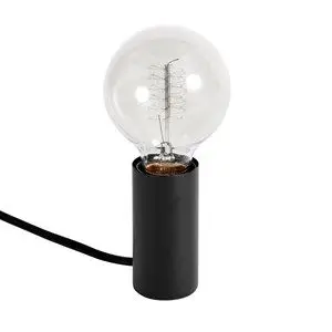 Sort lampe med cylindrisk base og synlig pære. Ledning er vedhæftet. Pære medfølger ikke.