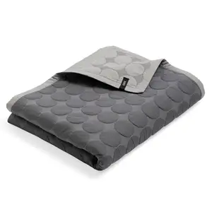Hay sengetæppe - Mega Dot Dark Grey - 235 x 245 cm - Mørkegrå