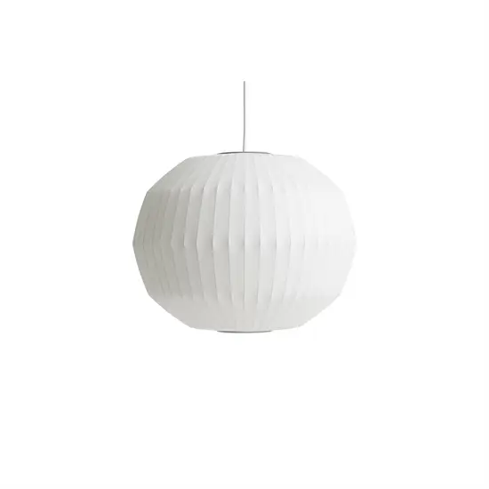 Rund pendel med folderet design i off-white, medium størrelse.