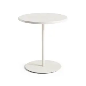 Rundt hvidt kaffebord med centralt ben og rund fod, egnet til indendørs/udendørs brug.