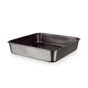 Kvadratisk bradepande i sort med non-stick belægning og let afrundede hjørner, 24,5 x 24,5 cm.