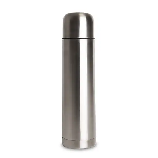 Sølvfarvet termoflaske med rundet låg, slank og cylindrisk form, 1,0 liter kapacitet.