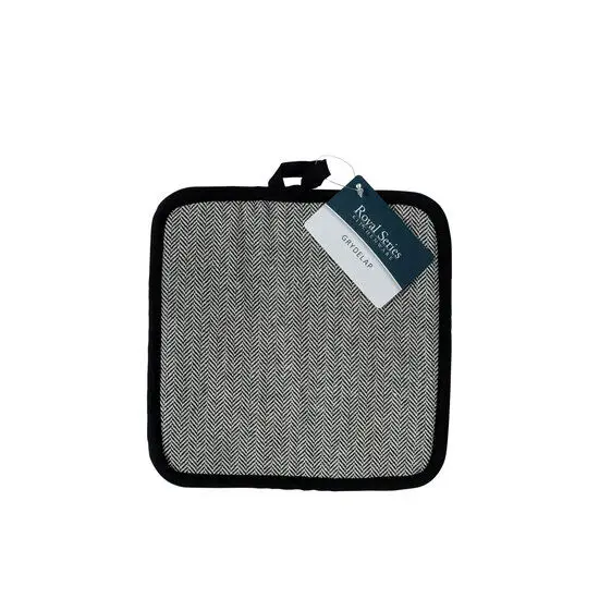 Kvadratisk grydelap med sildbensmønster, sorte kanter, strop og mærkat fra Royal Series.