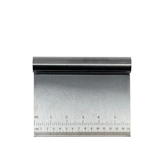 Fladt metalblad med målemarkeringer i centimeter og inches, del af Royal Series - Dejdeler.