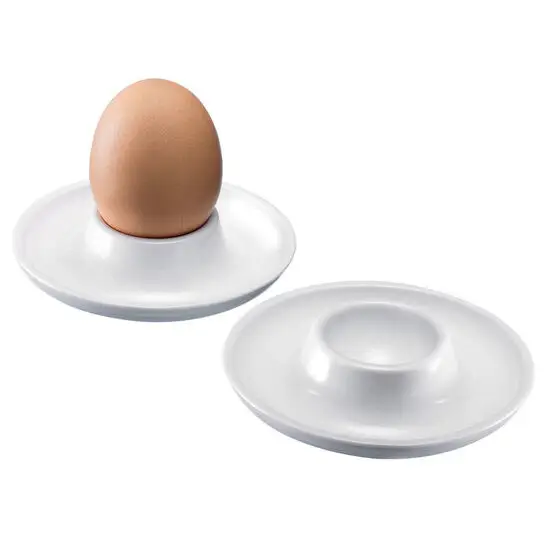 To æggebægre, et med æg, på rund base. Enkel, glat og minimalistisk design.