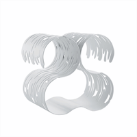 Vinreol "Barkcellar" i hvid med bølgelignende og organiske udskæringer, stilfuldt design.