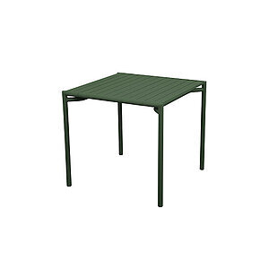 Mørkegrønt, kvadratisk bord med lameller og lige ben i aluminium.