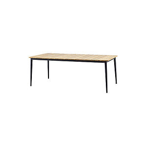 Moderne spisebord med trælameller og slanke, mørke ben i minimalistisk design.