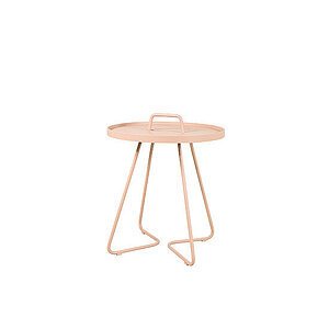 Lille sidebord i lys rosa med rund top, håndtag og buede ben. Modern og let at flytte.
