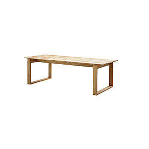 Rektangulært spisebord i teak med plankedesign og geometriske ben. Minimalistisk stil.