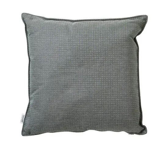 Firkantet pude, 50x50 cm, lys grøn med vævet mønster og stofmærke på siden.