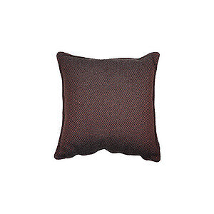 Mørk bordeaux firkantet pyntepude med struktureret stofoverflade.