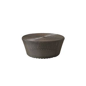 Rund ottoman med flettet tekstur, bredere foroven, smal i bunden, mocca farve.