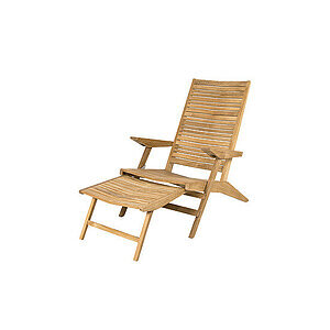 Trædækstol med slatted design, høj ryg, armlæn og integreret fodstøtte i teak.