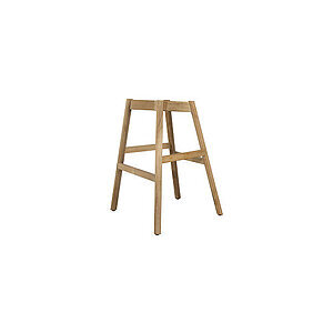 Barstol stel i teak med fire ben. Naturligt trælook, enkel og stabil uden puder eller armlæn.