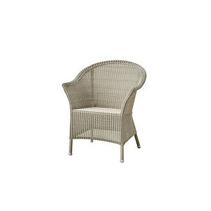 Cane-line Lansing stol i taupe med flettet mønster, buet ryglæn og let skråtstillede ben med fodkapper.