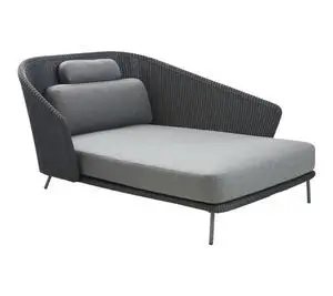 Udendørs daybed med høj ryg, grafitflettet ramme, grå hynder og slanke ben. Moderne design.