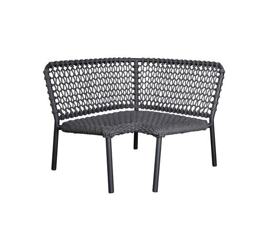 Mørkegråt hjørnemodul med flettet design og ramme, fra Cane-Line Ocean serien.