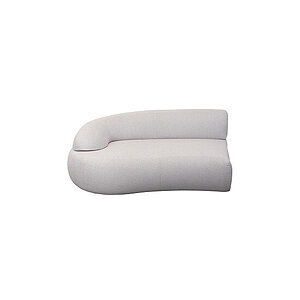 Moderne sofa med buet design, langt ryglæn til højre, polstret i lys farve.