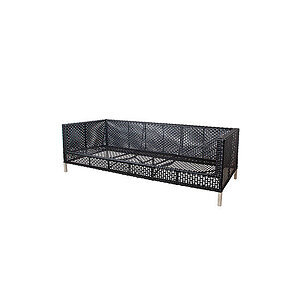 Sort/grafit sofa med geometrisk vævemønster, høje armlæn og metalliske ben for højde.