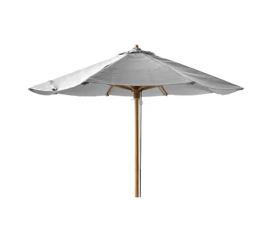 Rund parasol med lys grå dug og træstang.