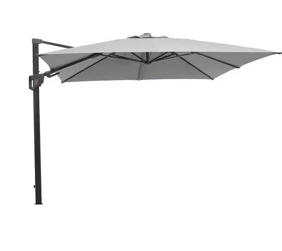 Moderne, lysegrå parasol med kvadratisk skærm og mørk stang i kantileverdesign.