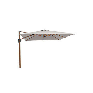 Firkantet parasol med støvhvidt stof og træ-look stang, der kan tiltes.