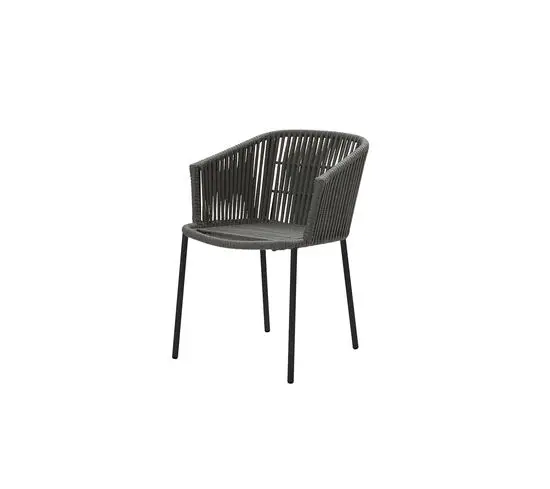 Mørkegrå stol i moderne design med vævet sæde i Cane-line Soft Rope. Slanke, lige ben og armlæn.