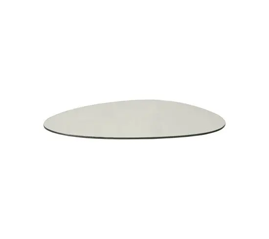 Dråbeformet glasbordplade, klar og flad med glatte kanter. Måler 89x96 cm.