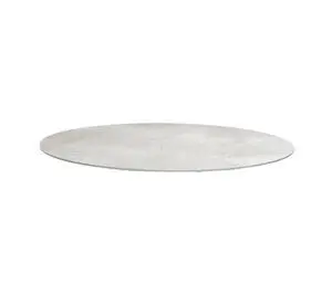 Rund bordplade i grå keramik med tynd profil, diameter 144 cm.