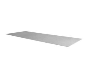 Rektangulær bordplade i lys grå keramik med glat overflade og slankt, minimalistisk design.